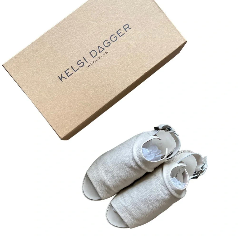 Kelsi Dagger Brooklyn Hillside Flat Sandals Leather